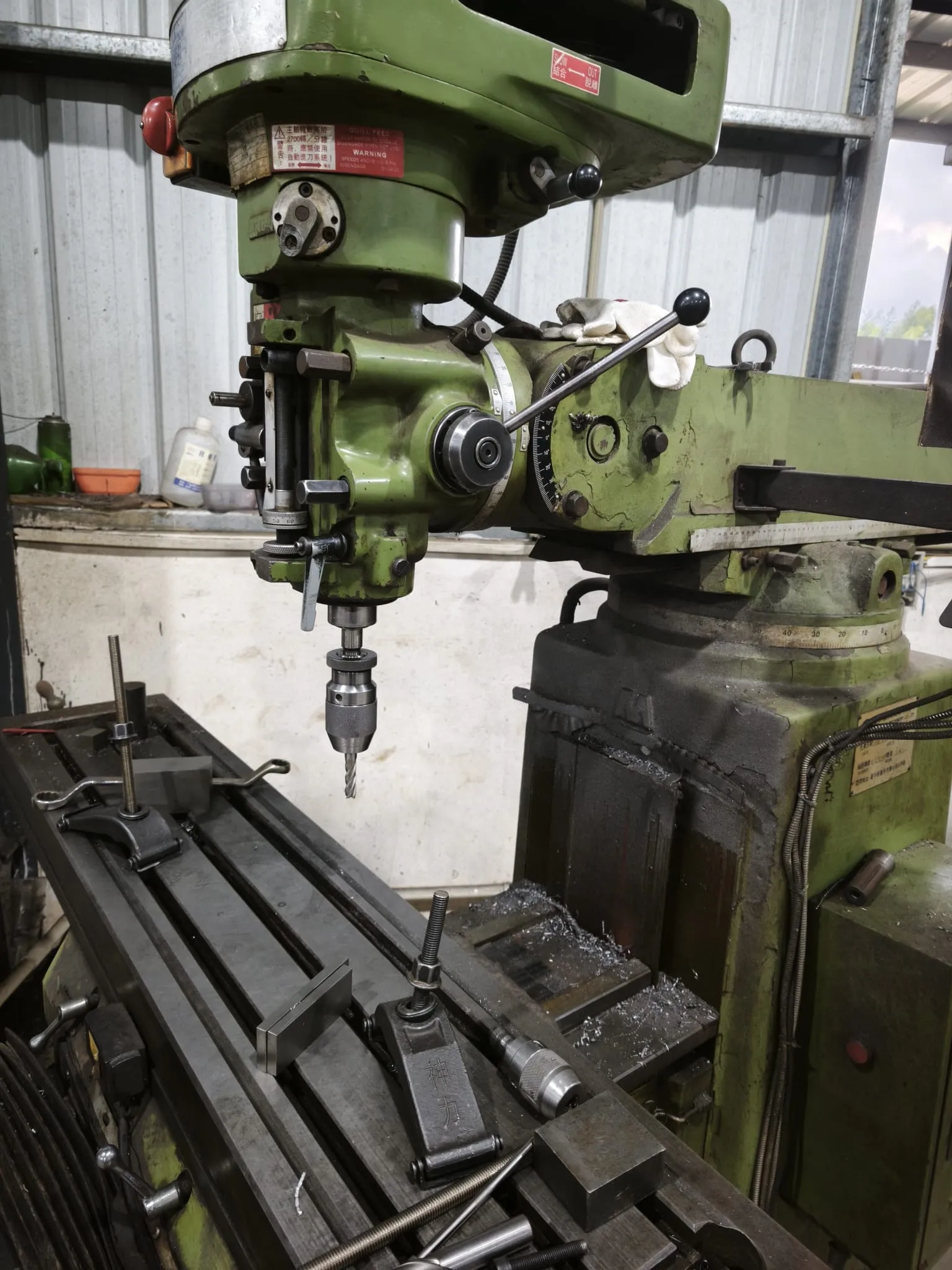 Milling and drilling machine in the toolroom